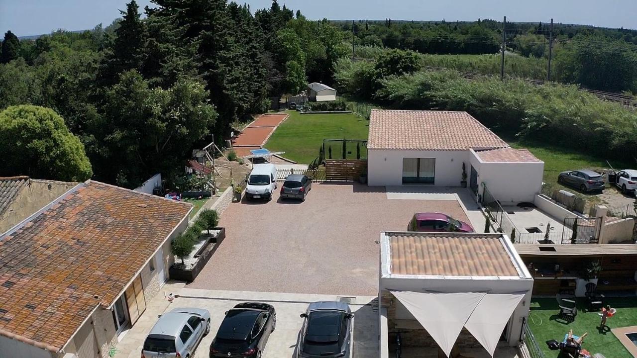 Charmant Logement Avec Jacuzzi Apartment Salon-de-Provence Exterior photo